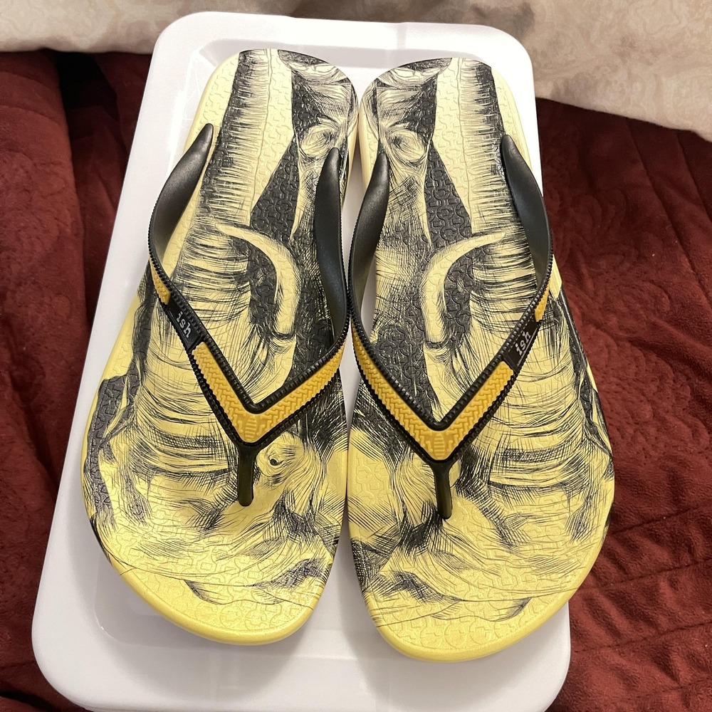 ish Sandals Mens Size 10 Yellow‎ Black Flip Flops Elephant Graphic Thong Beach